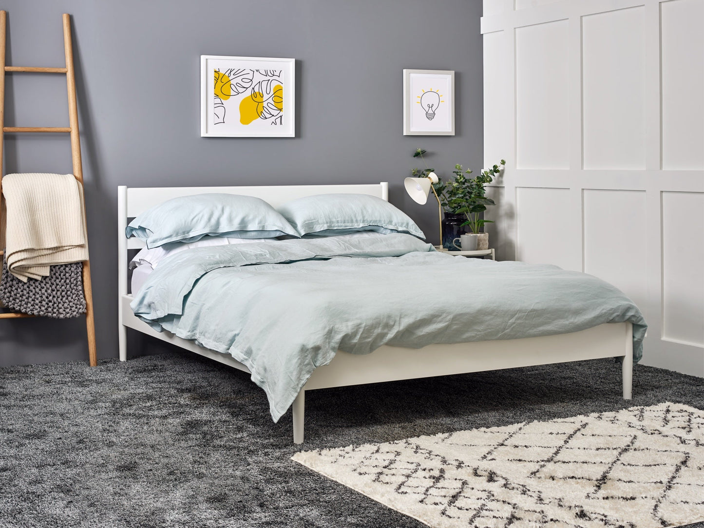 the minimal bed frame